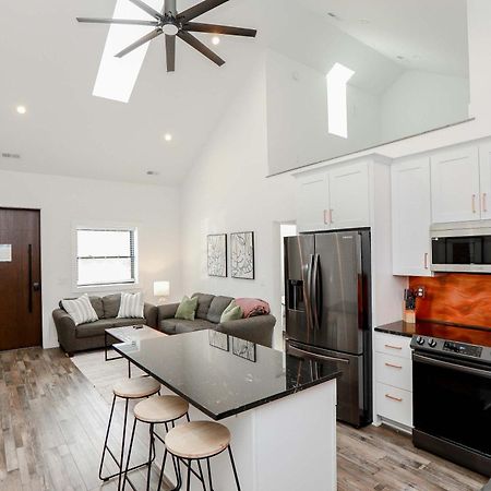 Sojourn 2 Bedroom Steps To The Beach Sleeps 4 Virginia Beach Exterior foto