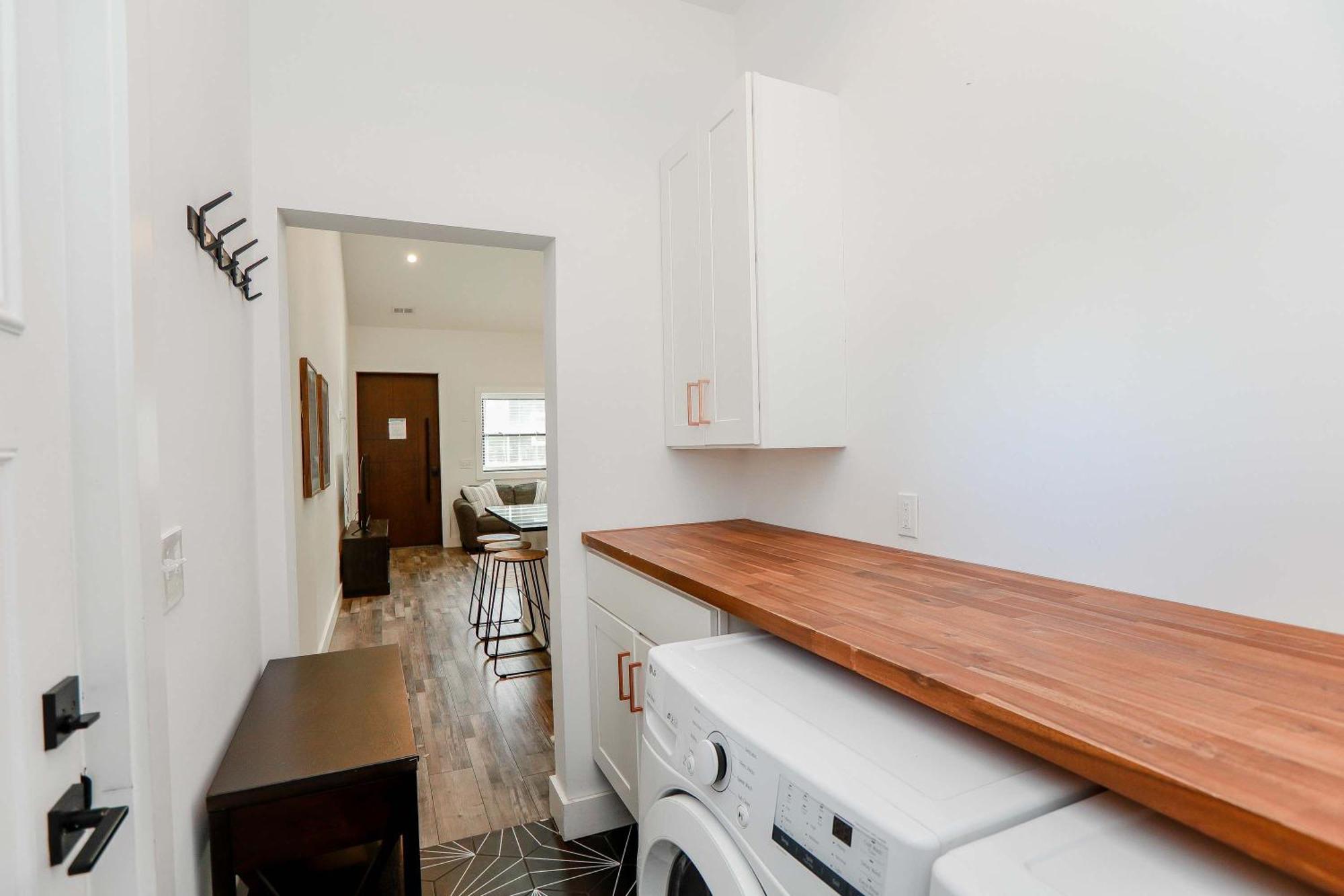 Sojourn 2 Bedroom Steps To The Beach Sleeps 4 Virginia Beach Exterior foto