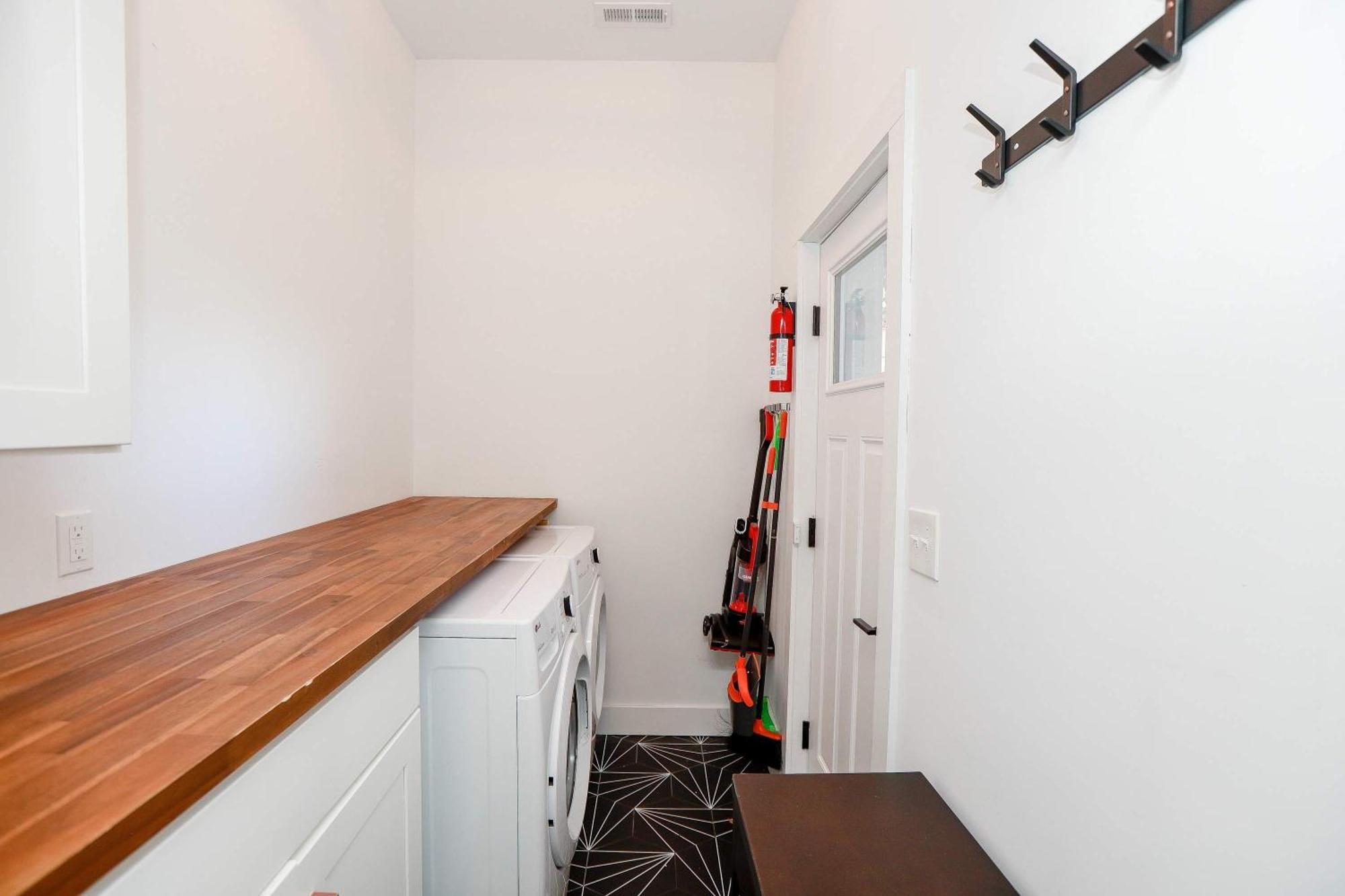 Sojourn 2 Bedroom Steps To The Beach Sleeps 4 Virginia Beach Exterior foto