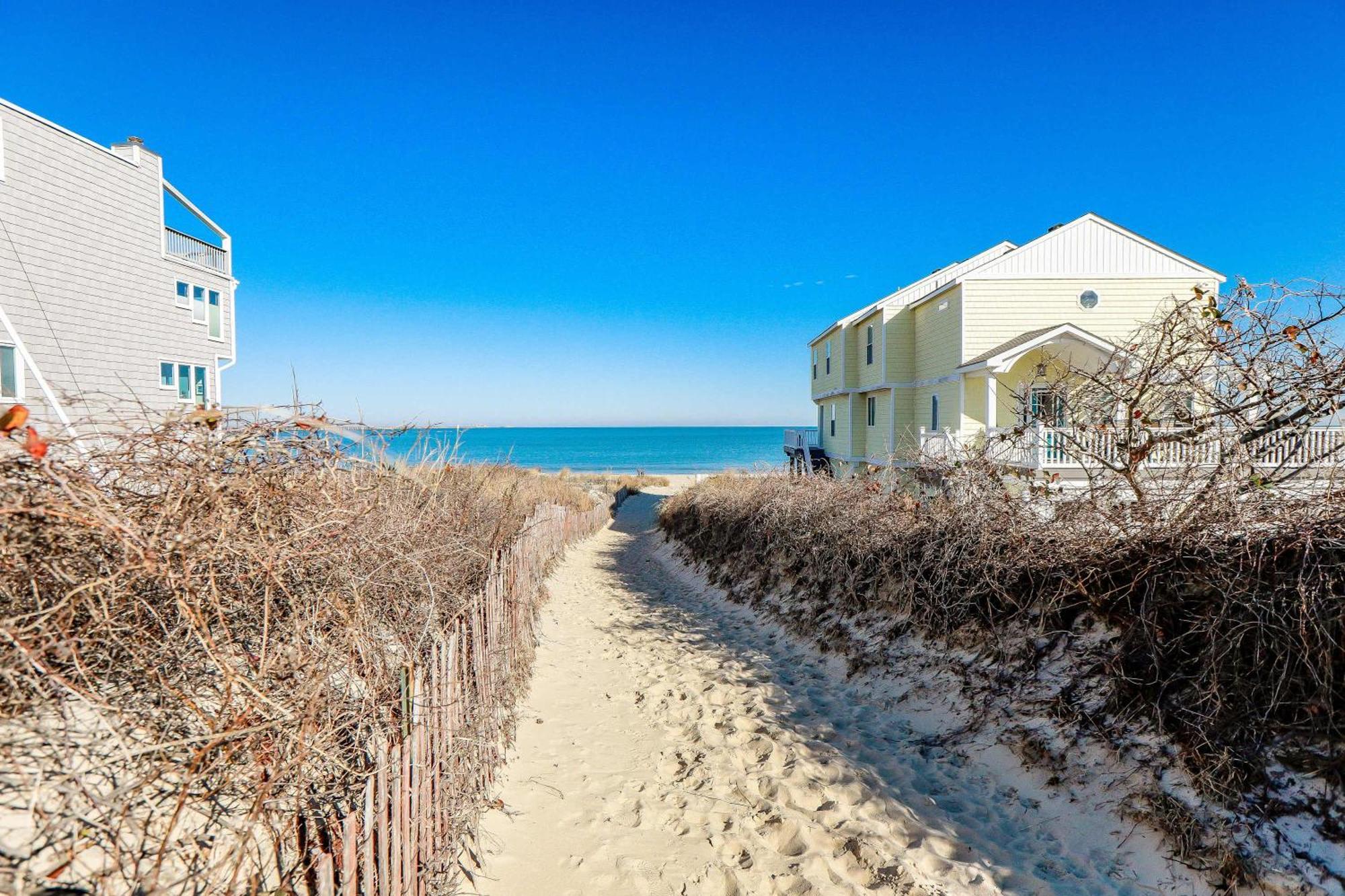 Sojourn 2 Bedroom Steps To The Beach Sleeps 4 Virginia Beach Exterior foto