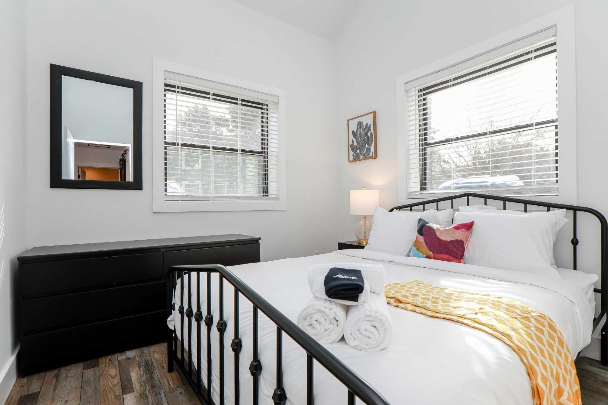 Sojourn 2 Bedroom Steps To The Beach Sleeps 4 Virginia Beach Exterior foto